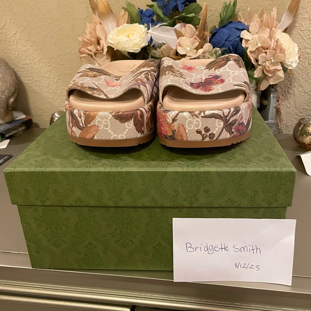 Authentic Gucci Flora Slides Size 40